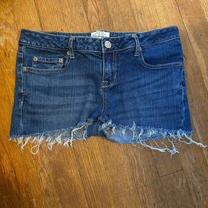 Aeropostale Bala Skinny Raw Edge Denim Shorts Size 7/8